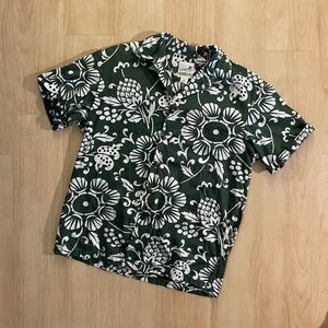 Kahala Hawaiian camp button-up. Size medium